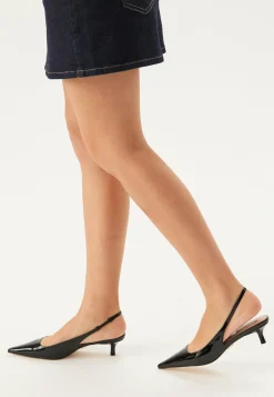 Kari Slingback