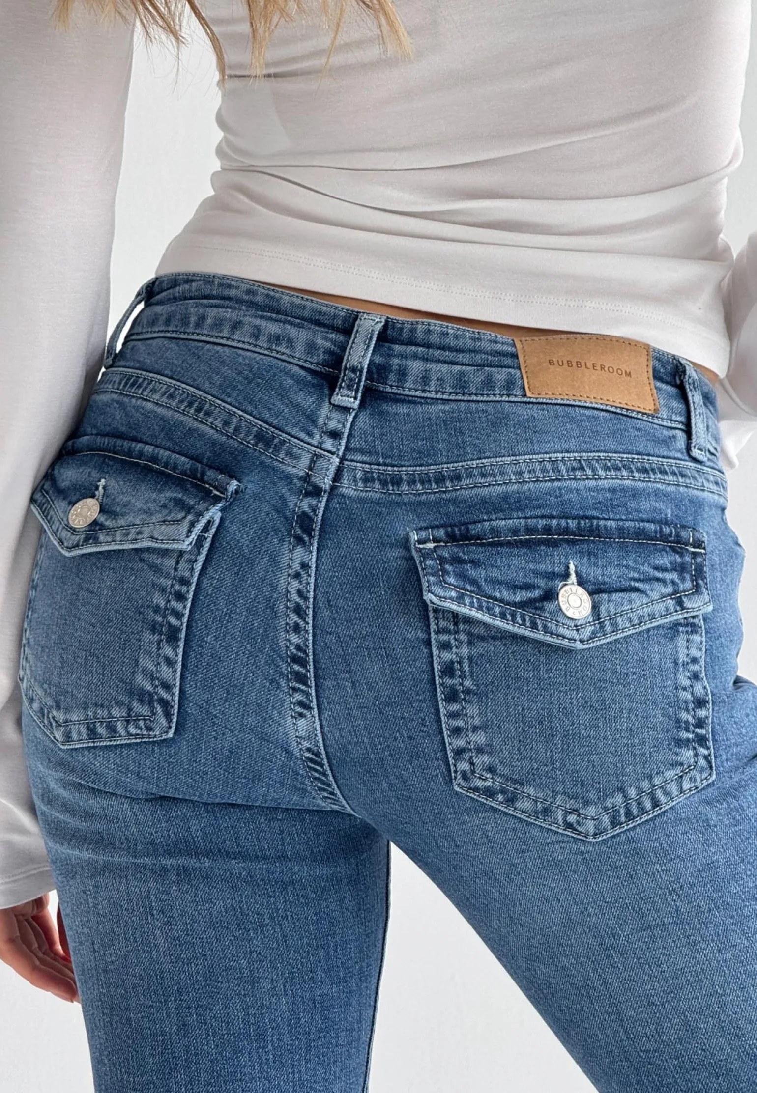Low Bootcut Flap Jeans
