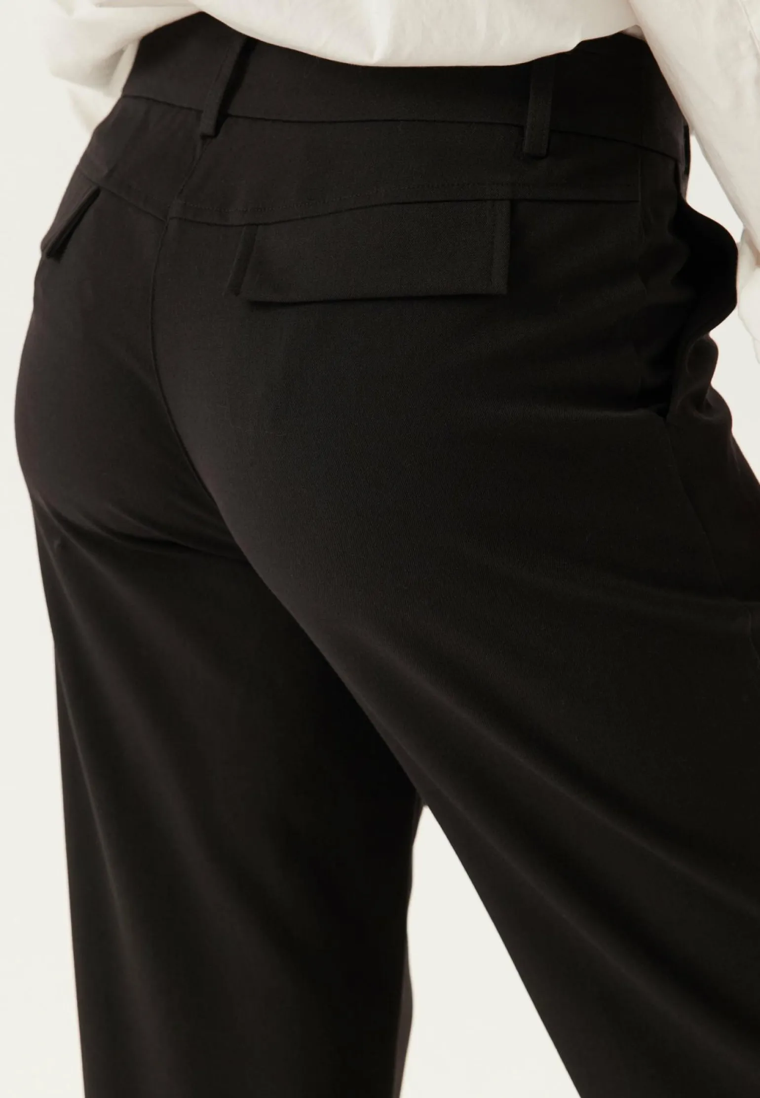 Mid Waist Straight Back Pocket Trousers