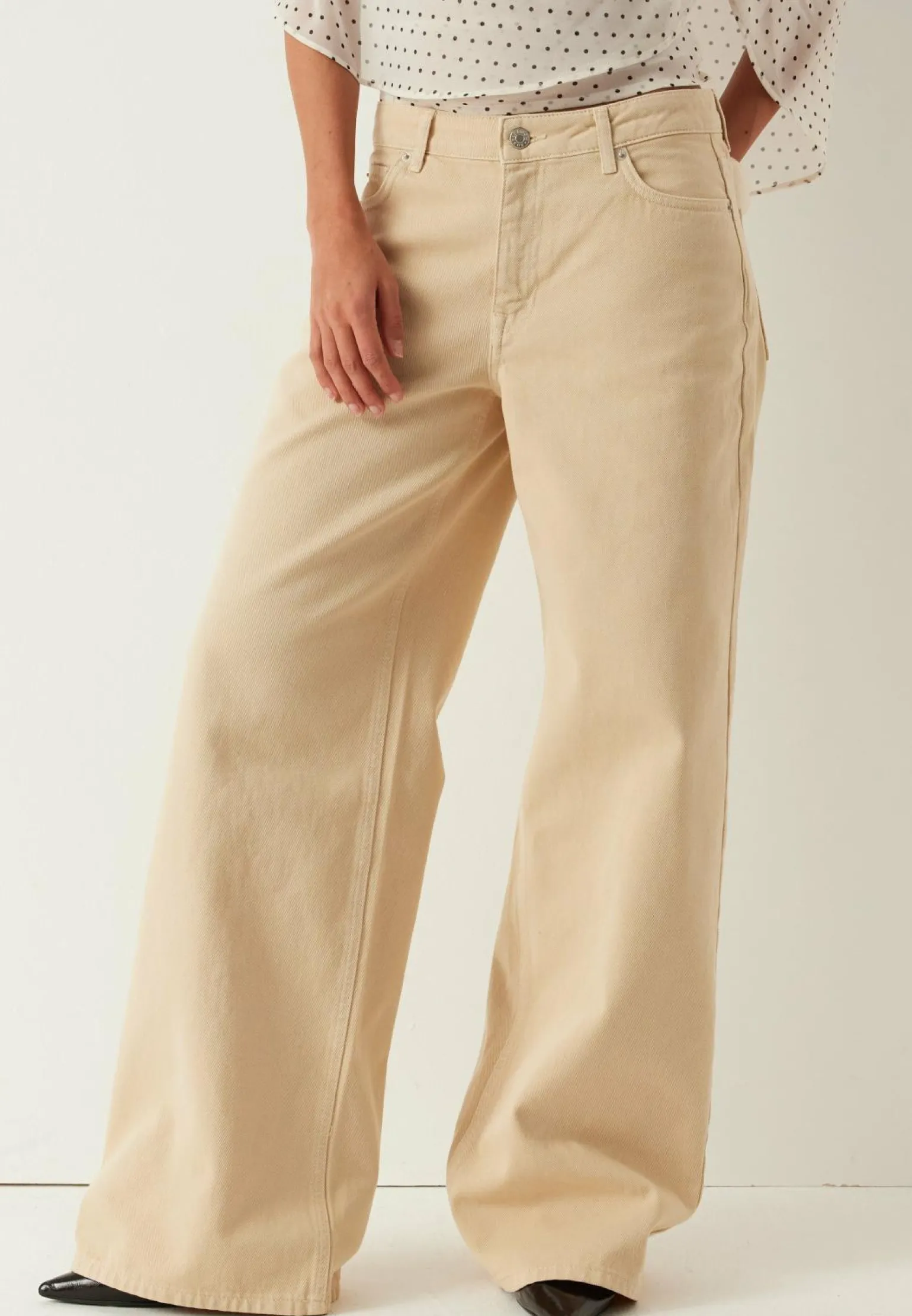 Mid Wide Jeans