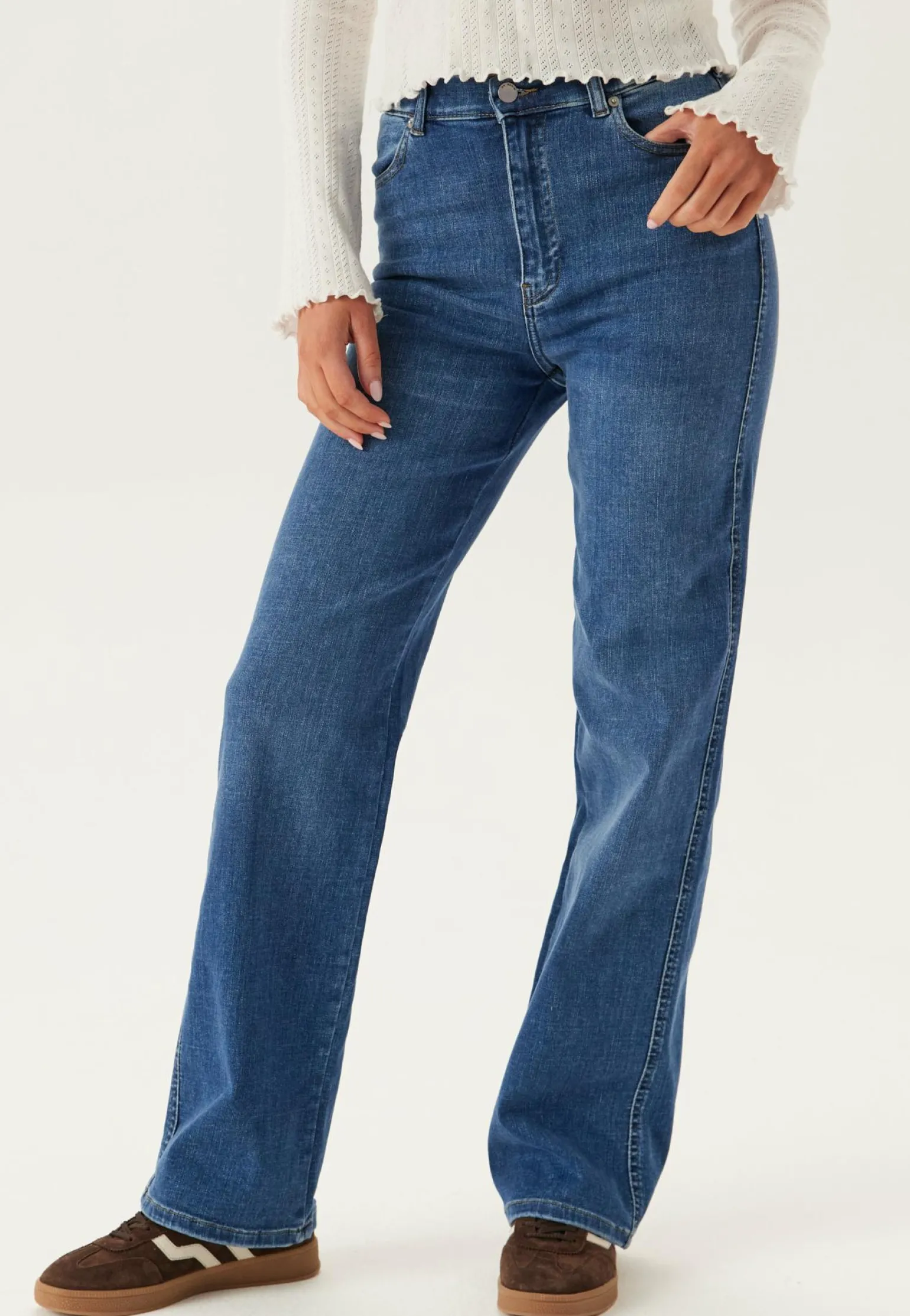 Moxy Straight