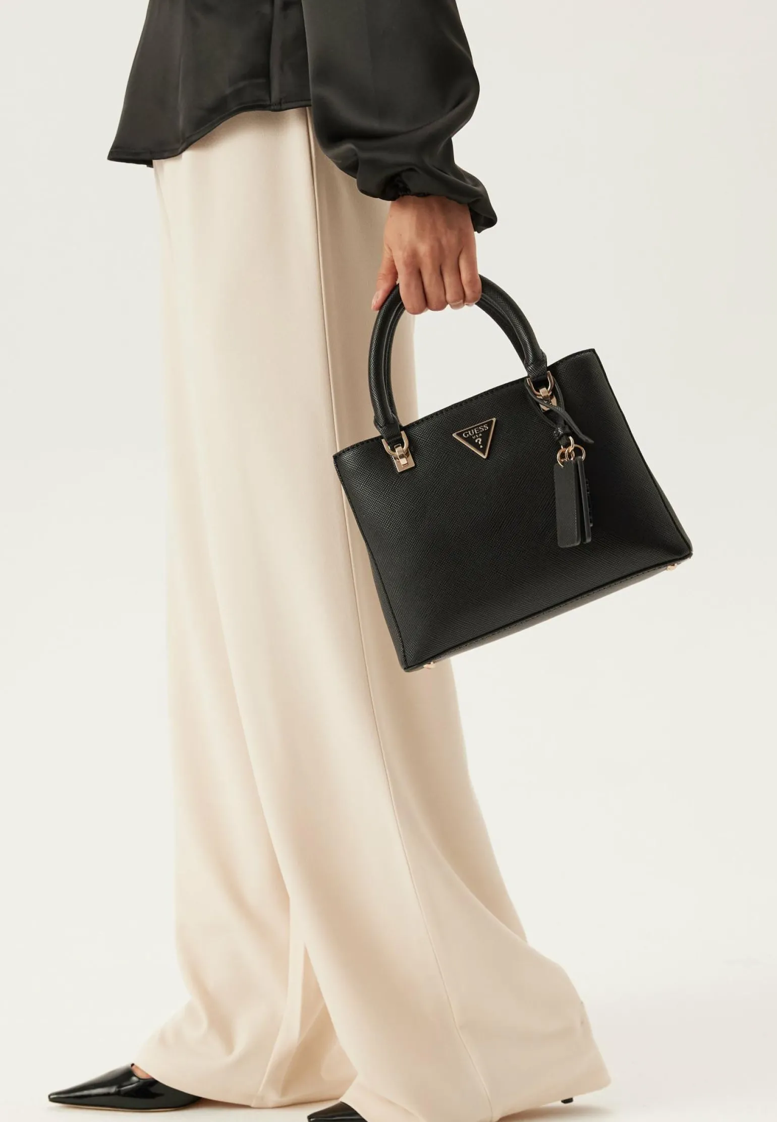 Noelle Ii Sml Multi Comp Satchel