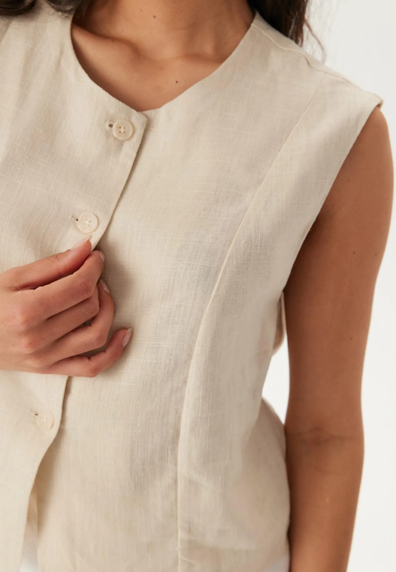 Objaya S/L Re Vest