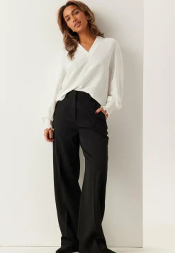 Onlmette V-Neck Smock Top
