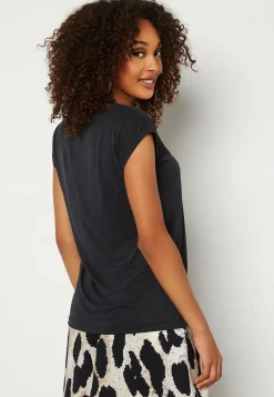 Pckamala Tee