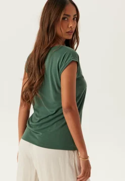 Pckamala Tee
