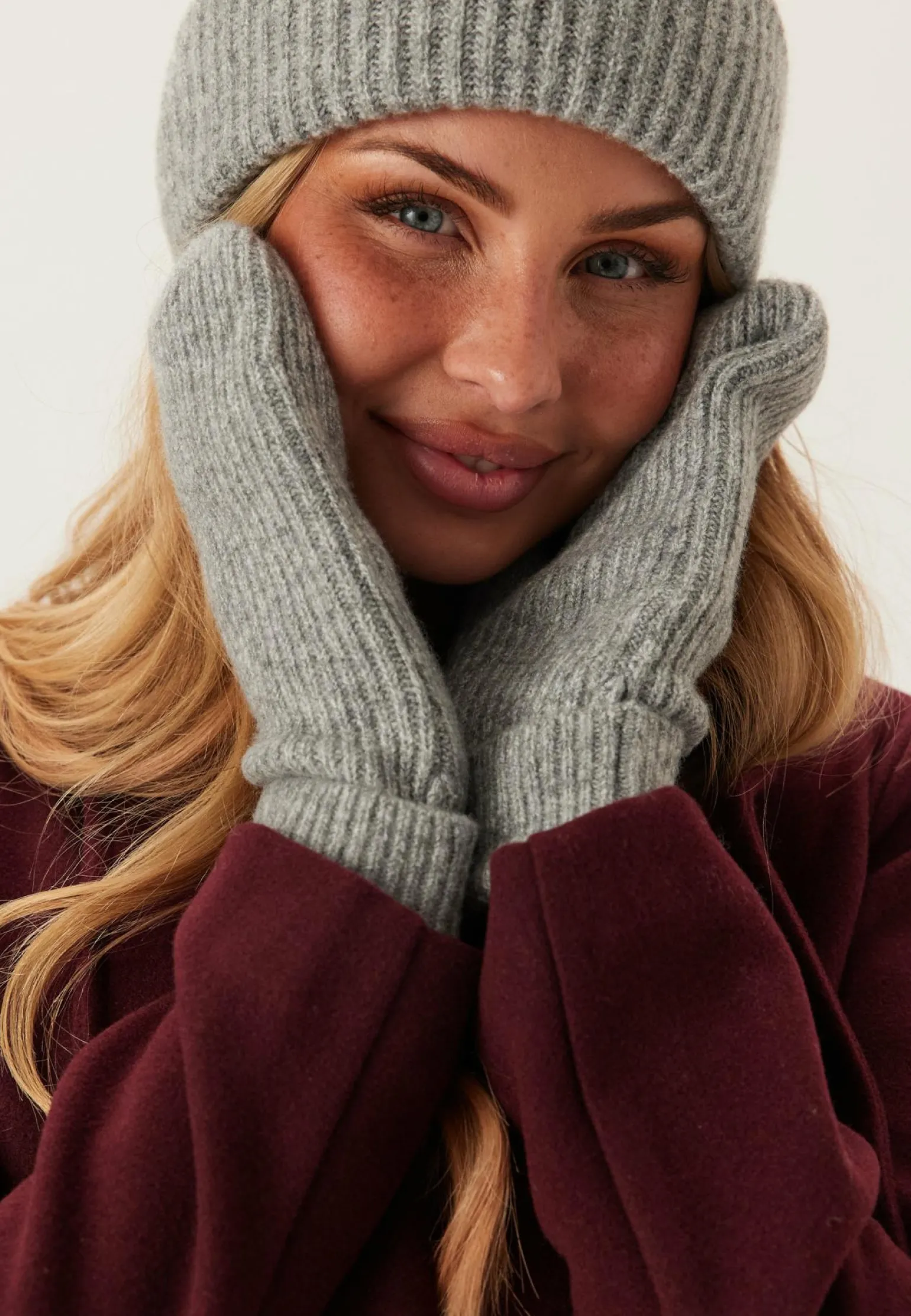 Pcmoella Mittens