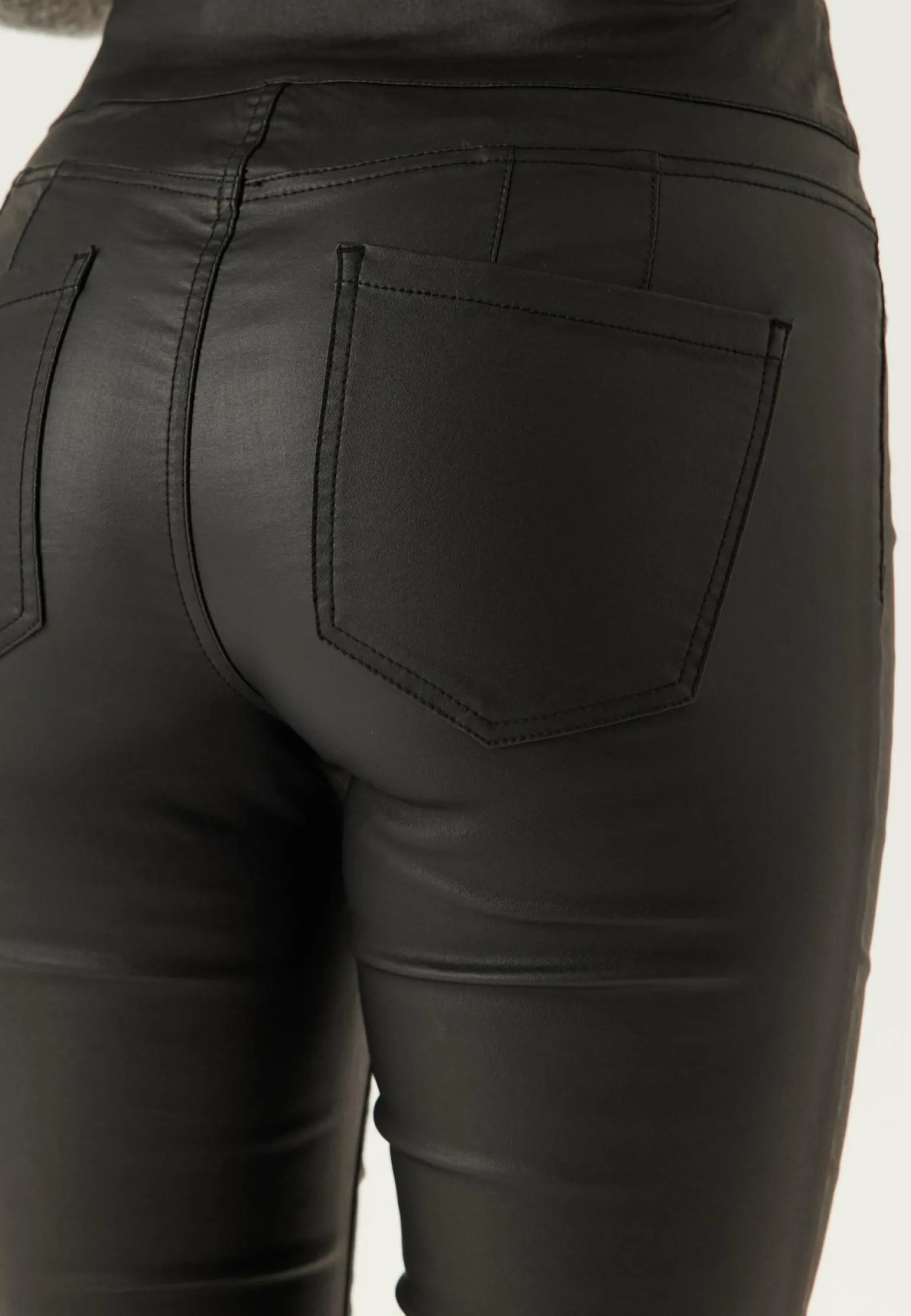 Push-up Coated Slim Trousers