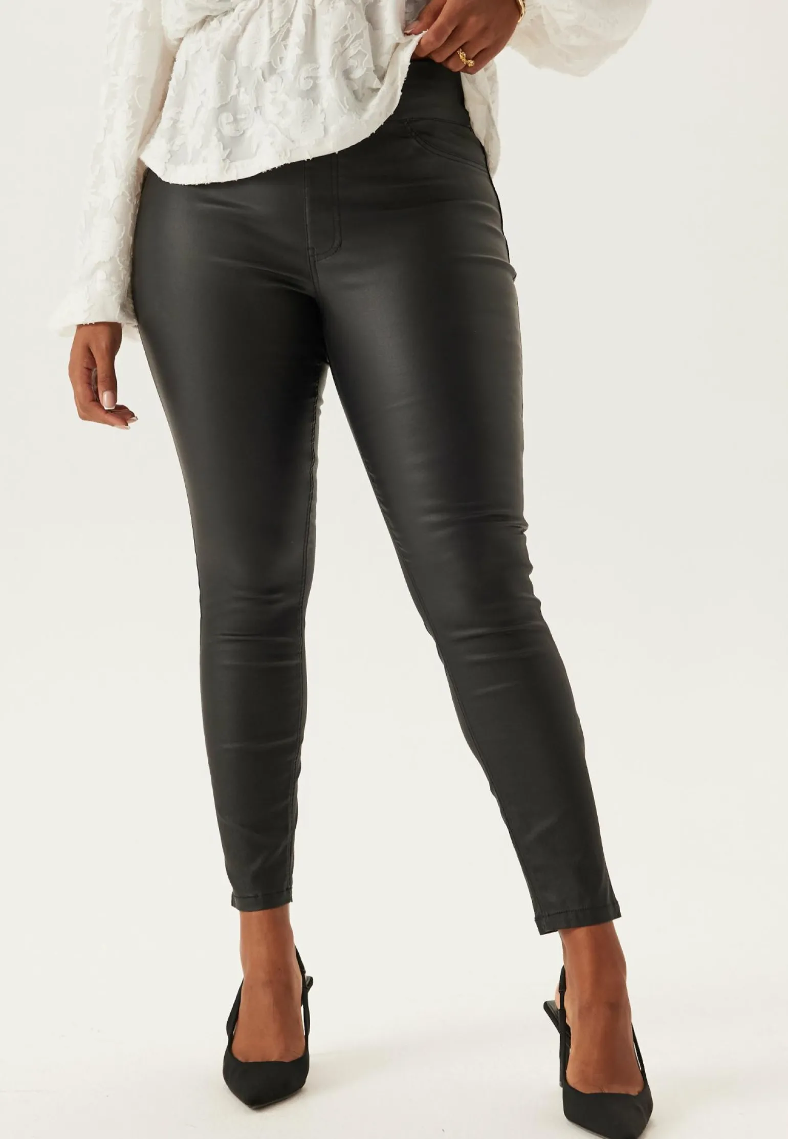 Push-up Coated Slim Trousers