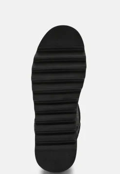 Short Boots