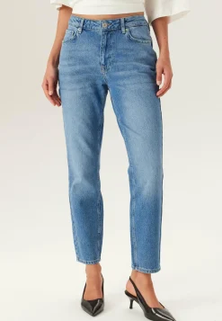Slim Ankle Jeans