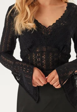 Vichikka L/S V-Neck Top
