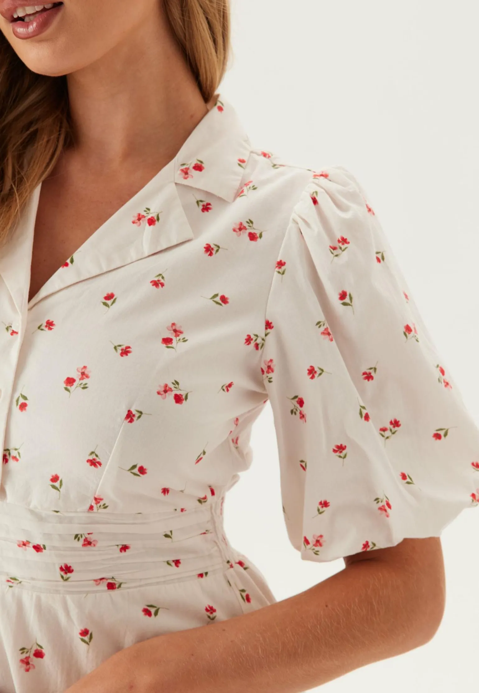 Vicille Ann V-neck 2/4 SHORT D