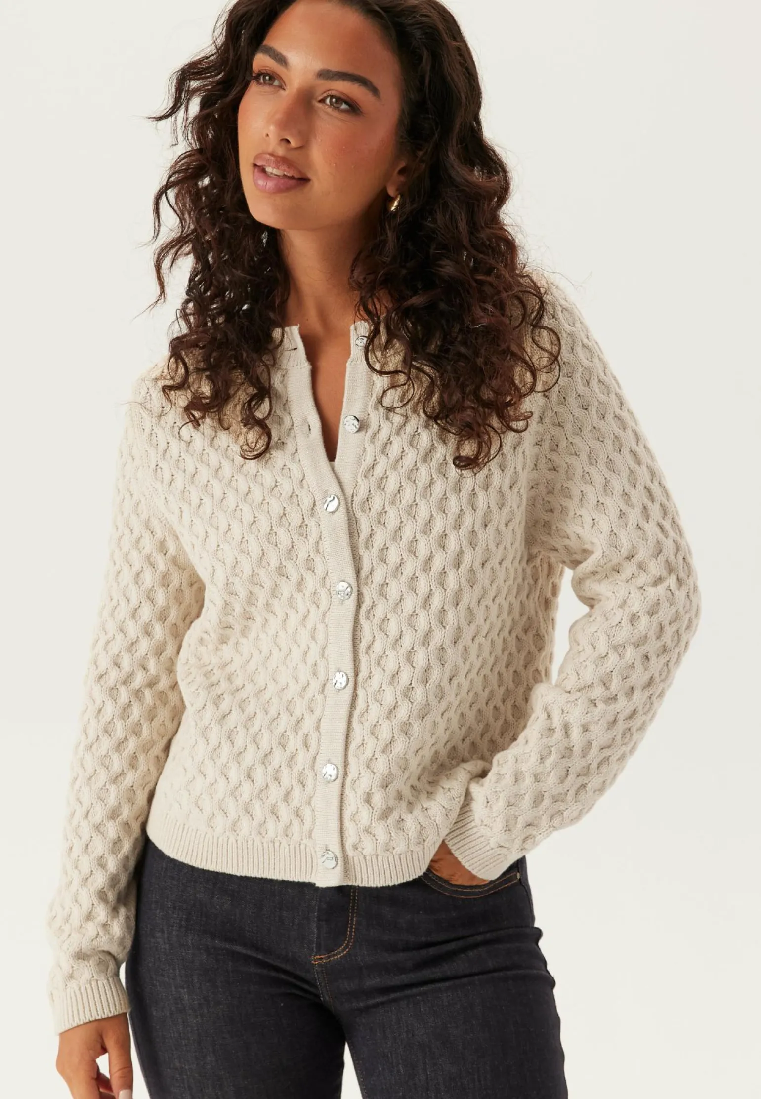 Vikali L/S O-NECK KNIT BUTTON