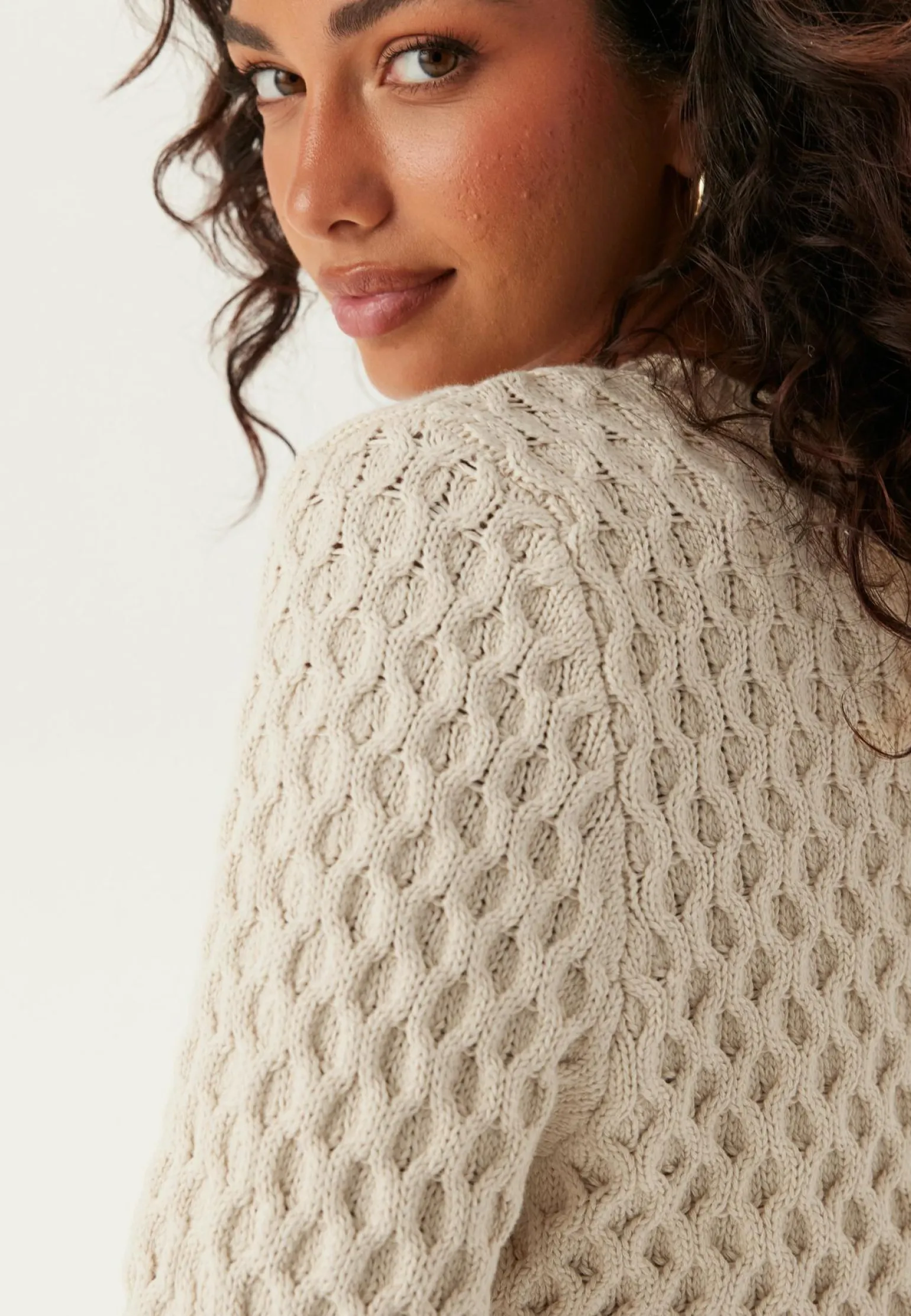 Vikali L/S O-NECK KNIT BUTTON