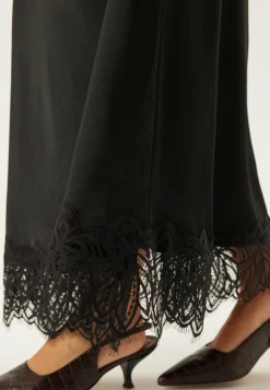 Vilea Ankle Skirt