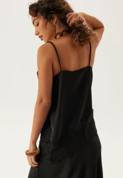 Vilea Strap Top
