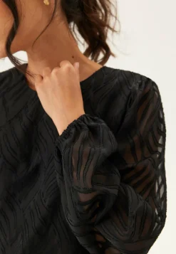 Vimika O-neck L/S Top