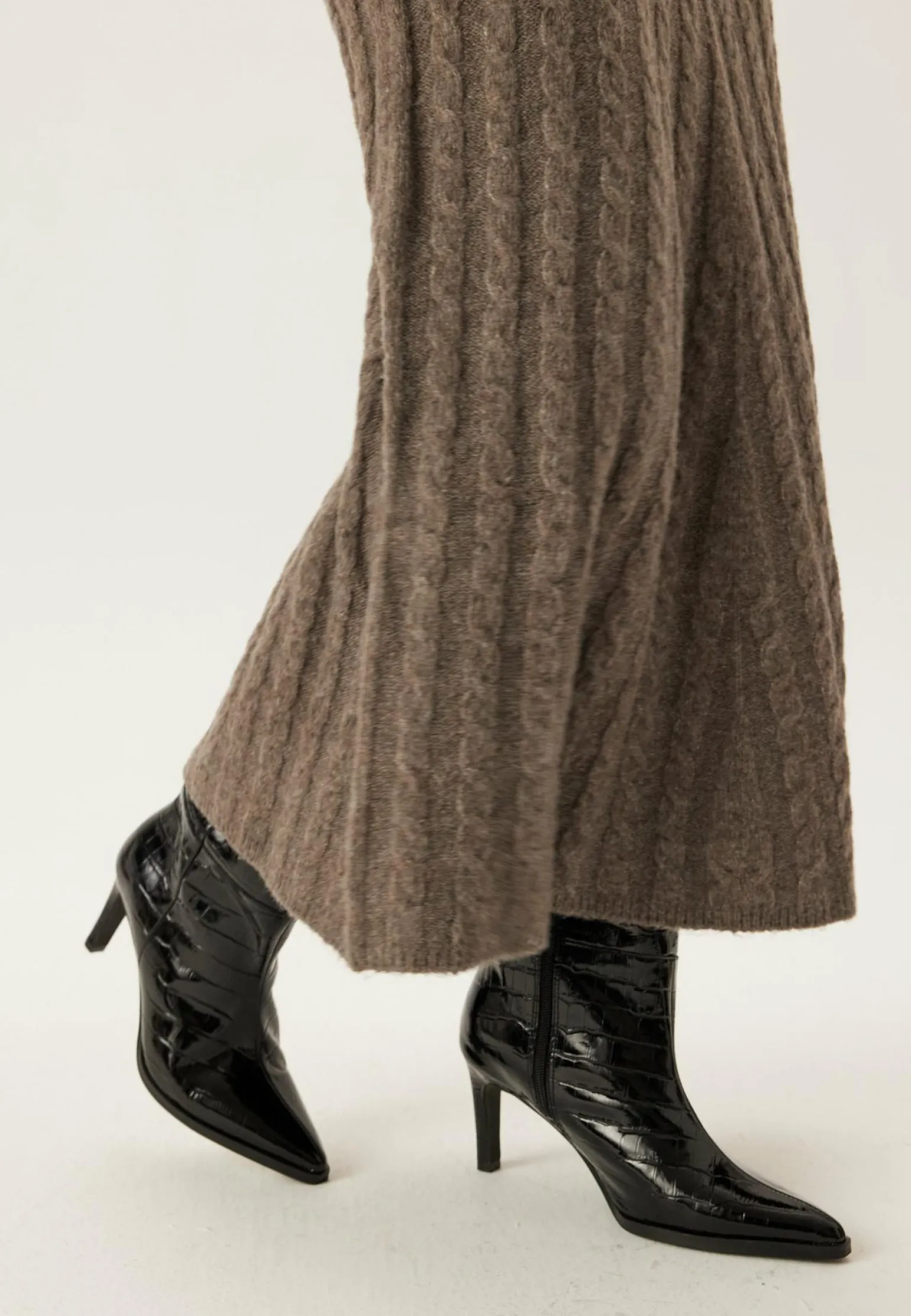 Virelli Ankle Cable Knit Skirt