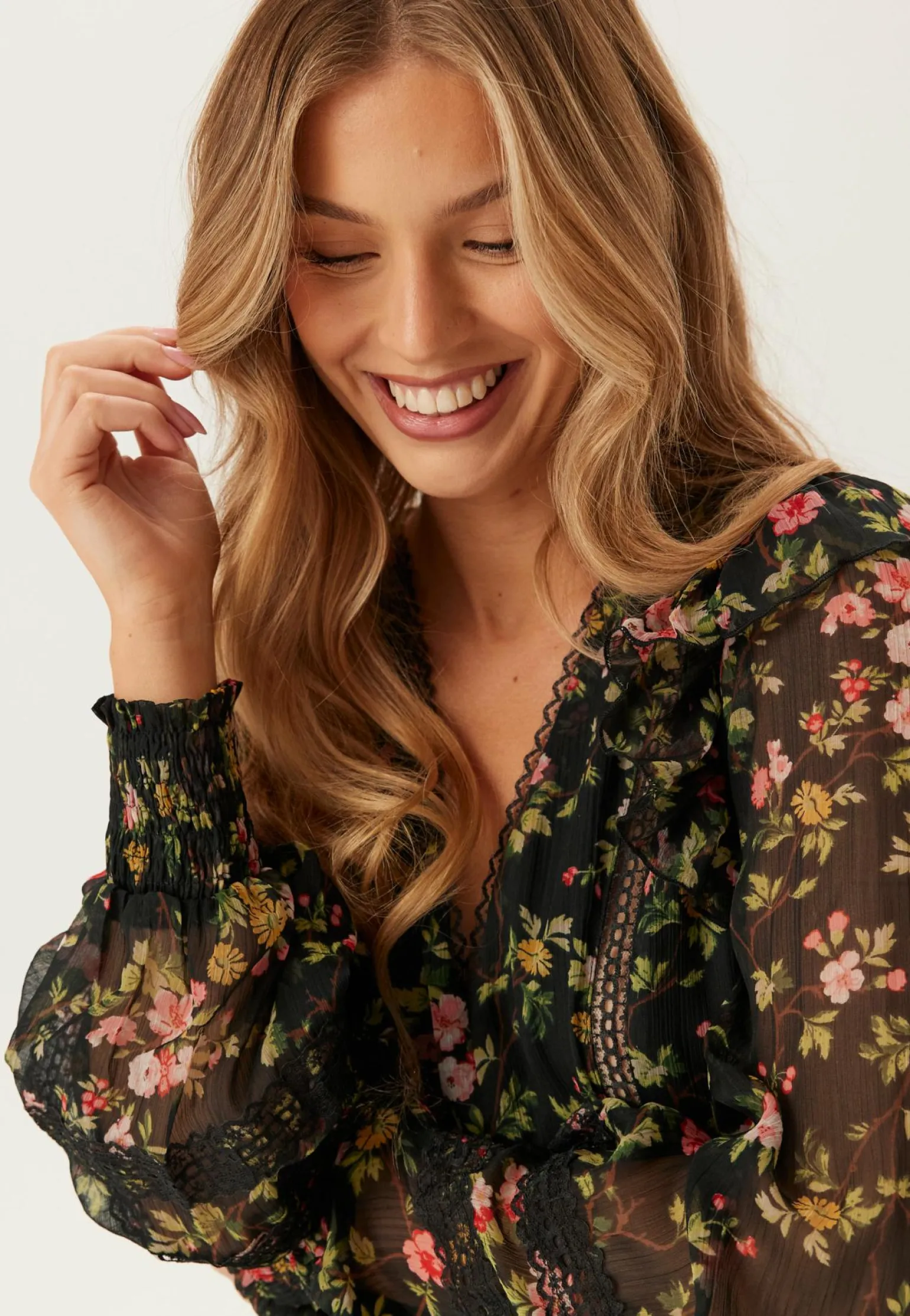 Viroman New V-neck L/S Short Dress