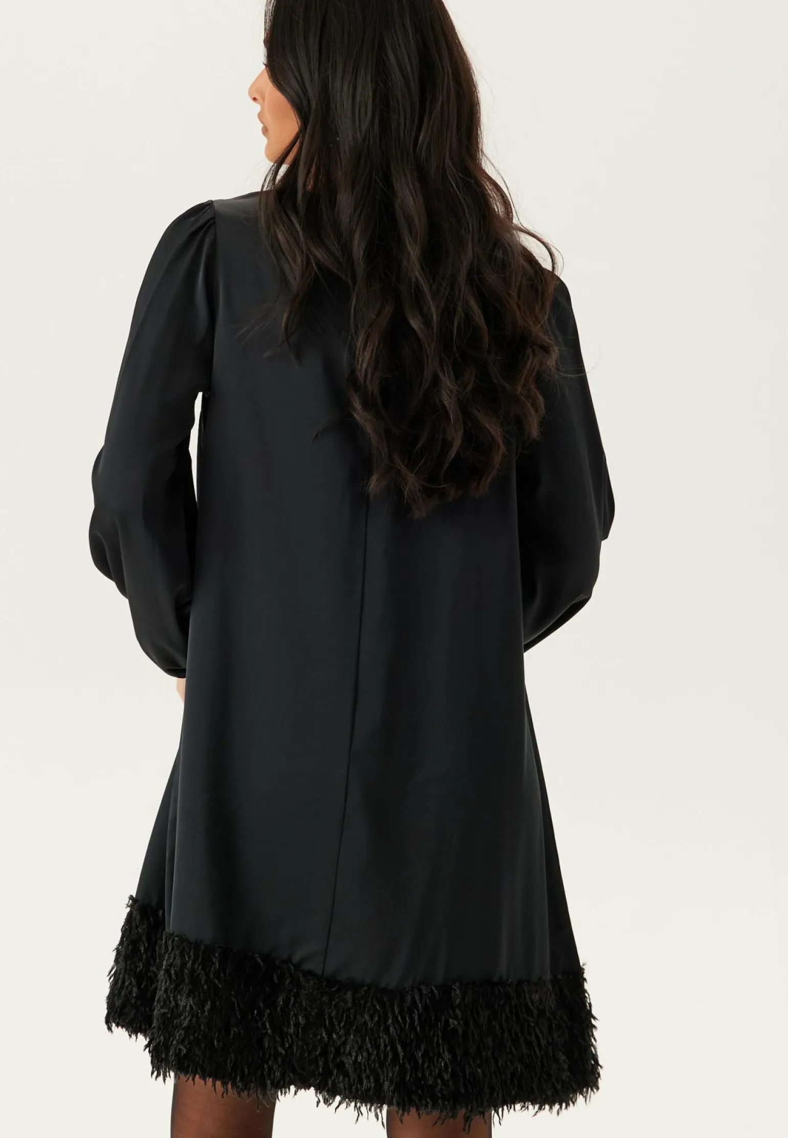 Viveer O-neck L/S SHORT DRESS