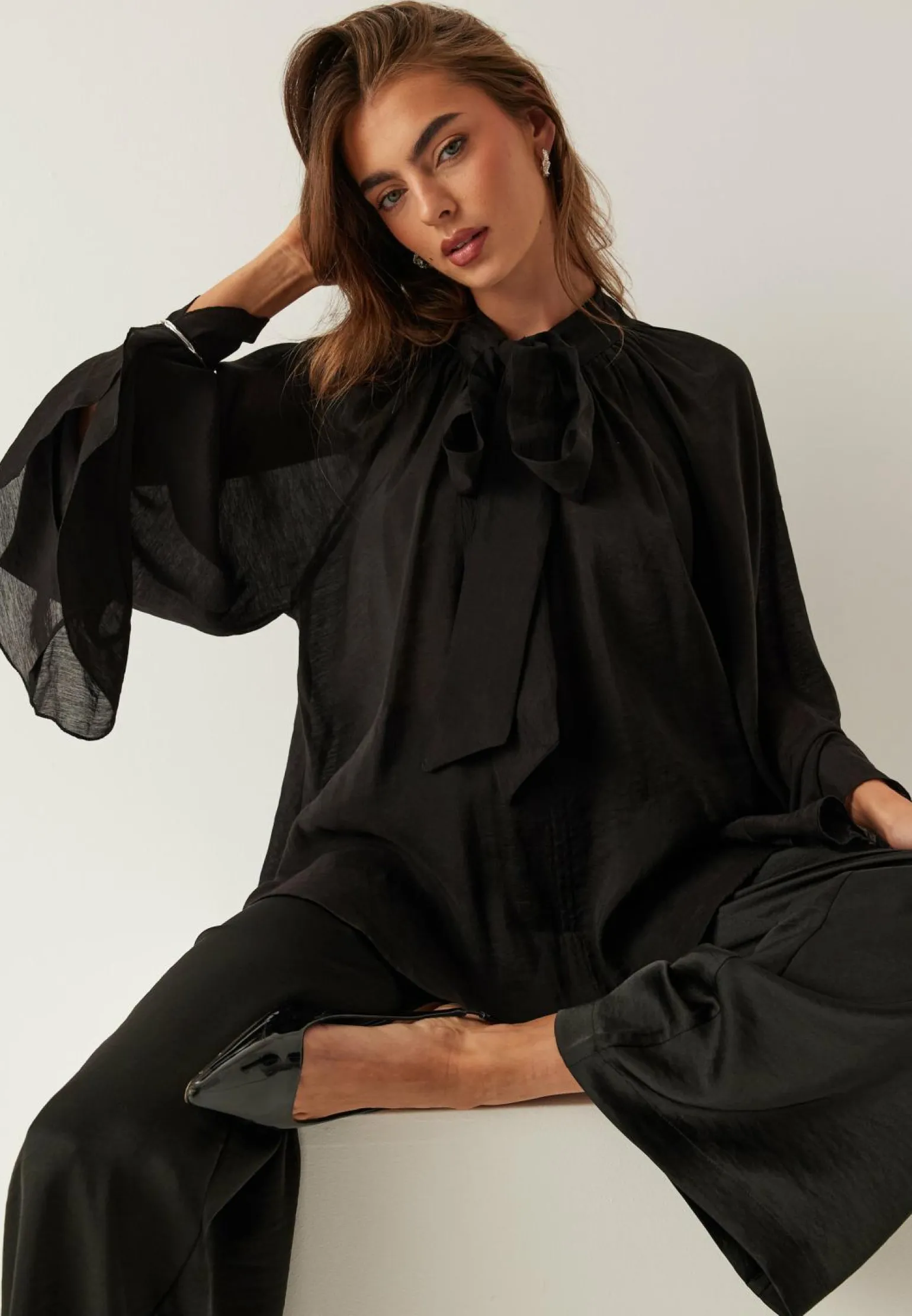 Wide Sleeve Bow Blouse